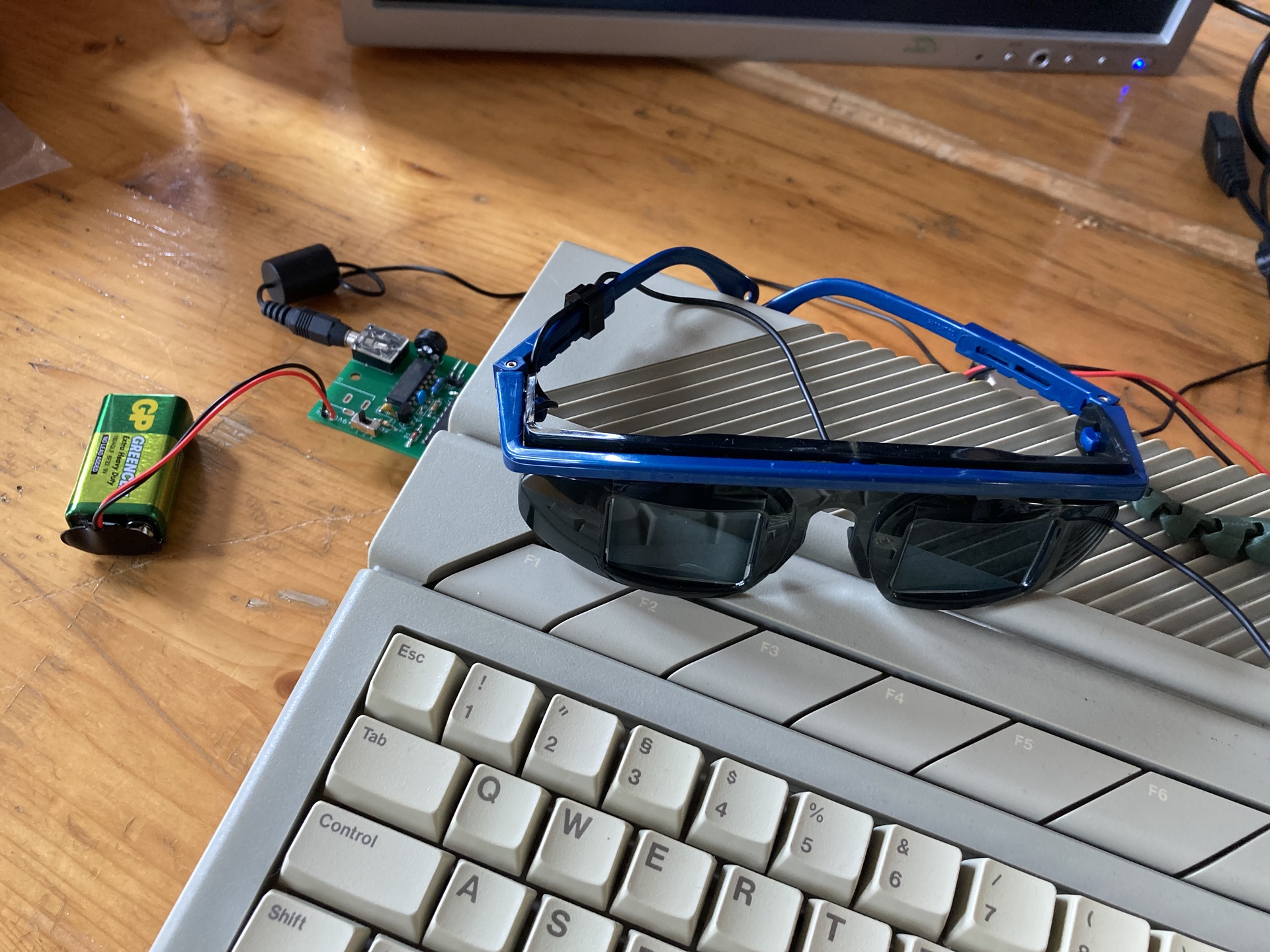 3D shutter glasses Atari ST setup.